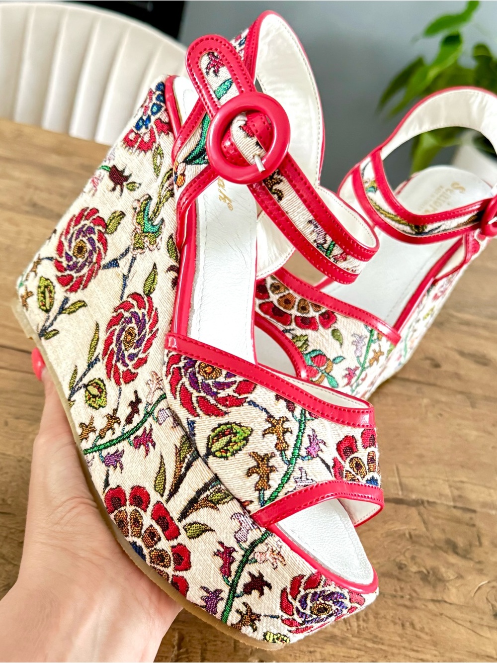Women Light Floral Wedge Sandals